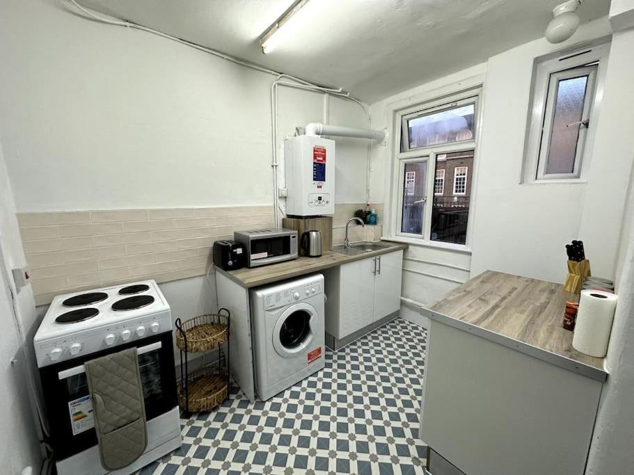 Spectacular 2 Bedroom On Tower Bridge London Eksteriør billede