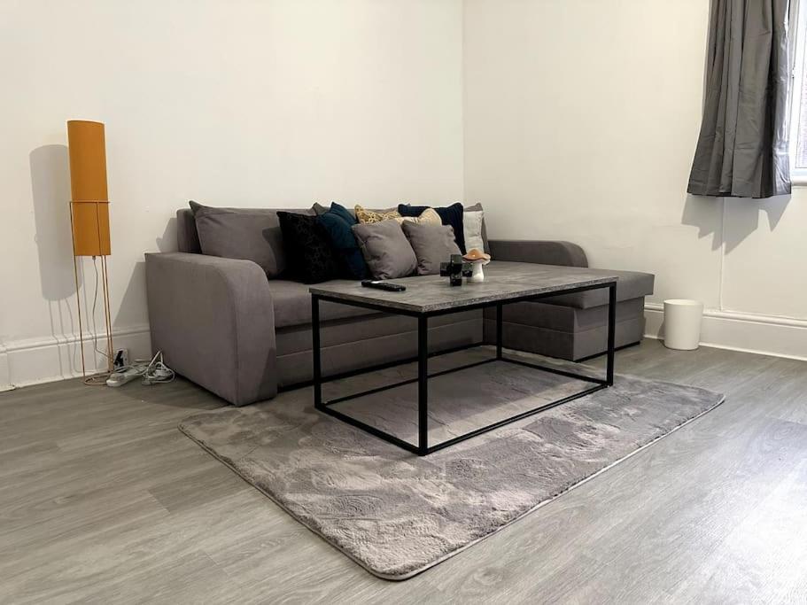 Spectacular 2 Bedroom On Tower Bridge London Eksteriør billede