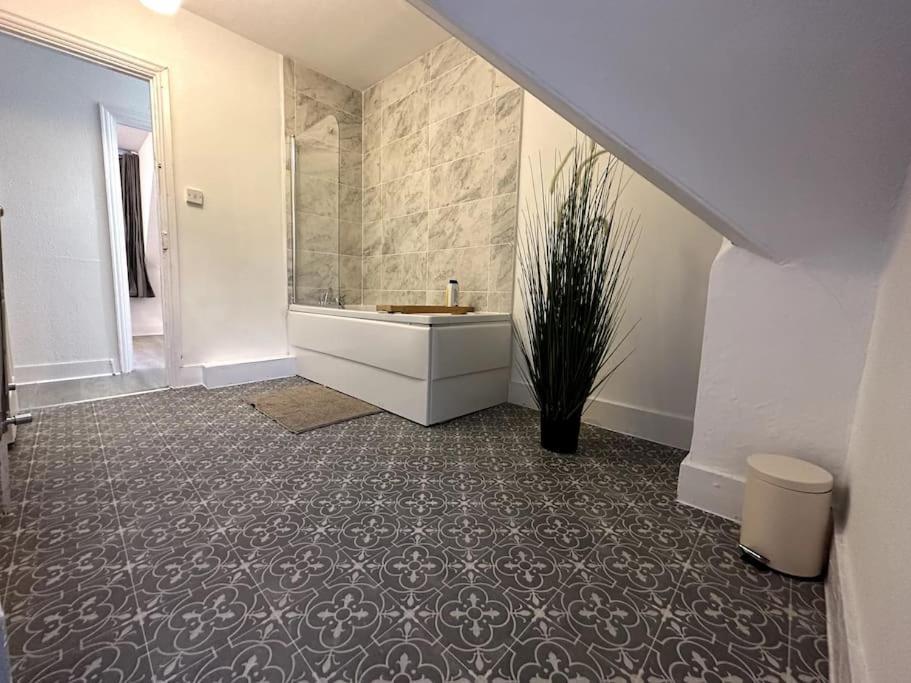 Spectacular 2 Bedroom On Tower Bridge London Eksteriør billede