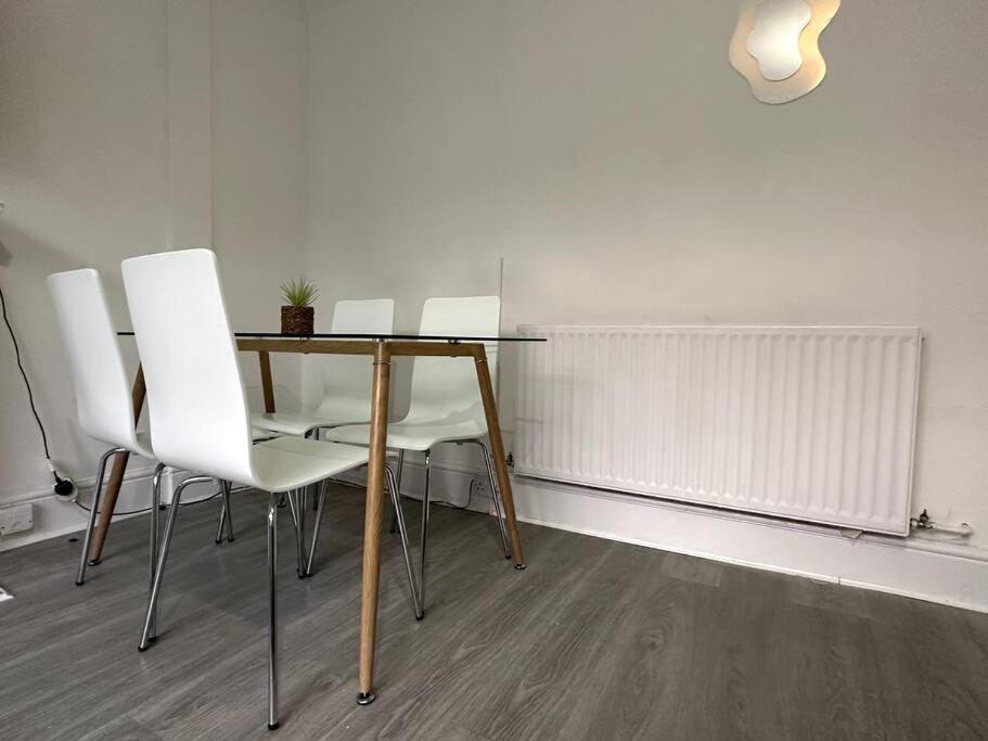 Spectacular 2 Bedroom On Tower Bridge London Eksteriør billede